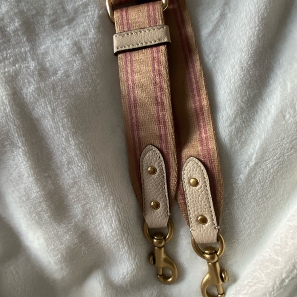 Coach Removable Strap - Picture 2 of 3